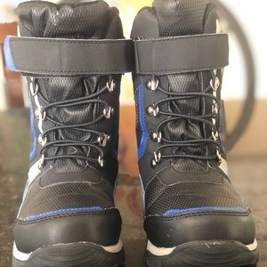 Totes boys snow/winter boots